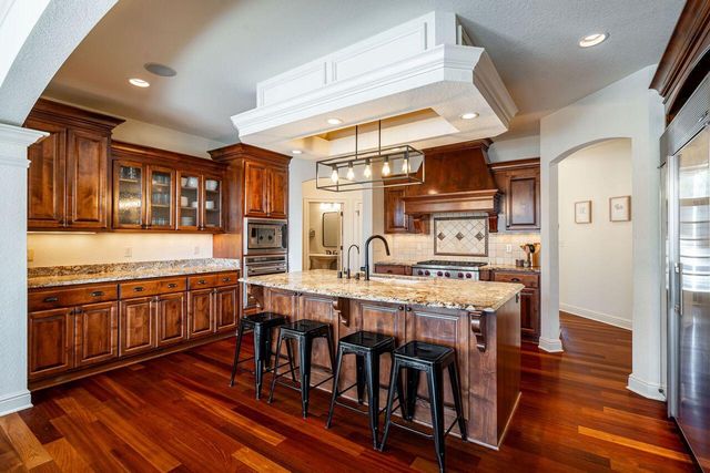 631 Stepping Stone WAY, Pewaukee, WI 53072