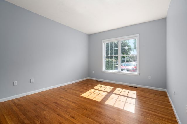 36 Cambridge Road 32, Woburn, MA 01801