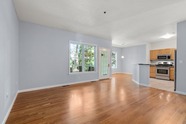 36 Cambridge Road 32, Woburn, MA 01801
