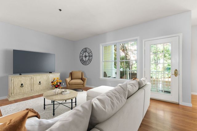 36 Cambridge Road 32, Woburn, MA 01801
