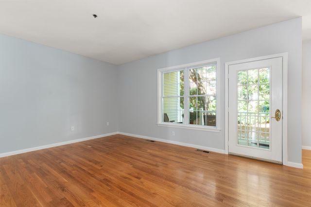 36 Cambridge Road 32, Woburn, MA 01801