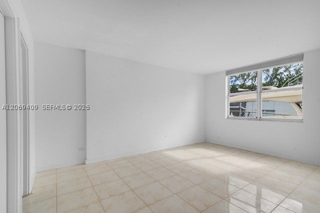 3660 NE 166th St 114, North Miami Beach, FL 33160