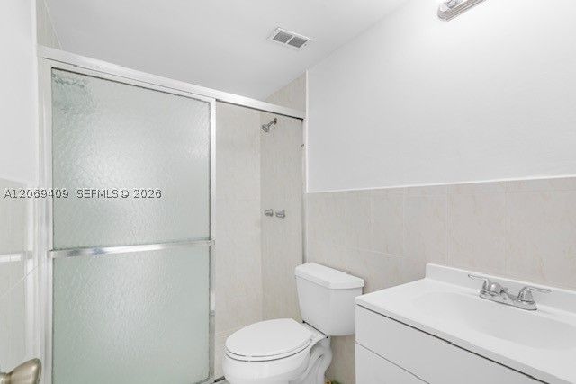 3660 NE 166th St 114, North Miami Beach, FL 33160