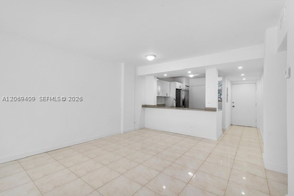3660 NE 166th St 114, North Miami Beach, FL 33160