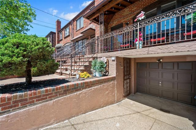 6991 Caldwell Avenue, Maspeth, NY 11378