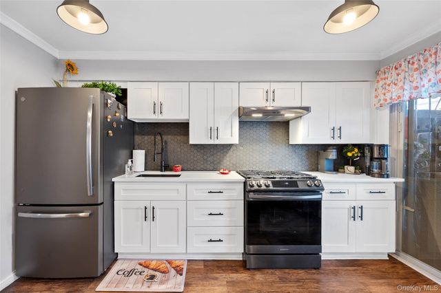 6991 Caldwell Avenue, Maspeth, NY 11378