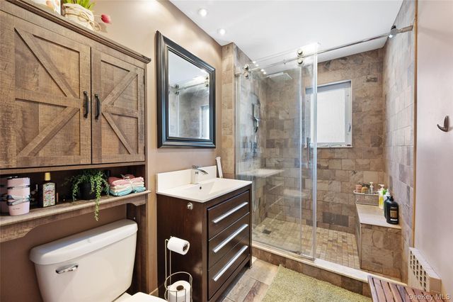 6991 Caldwell Avenue, Maspeth, NY 11378