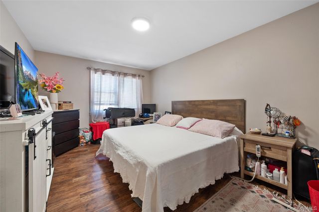 6991 Caldwell Avenue, Maspeth, NY 11378