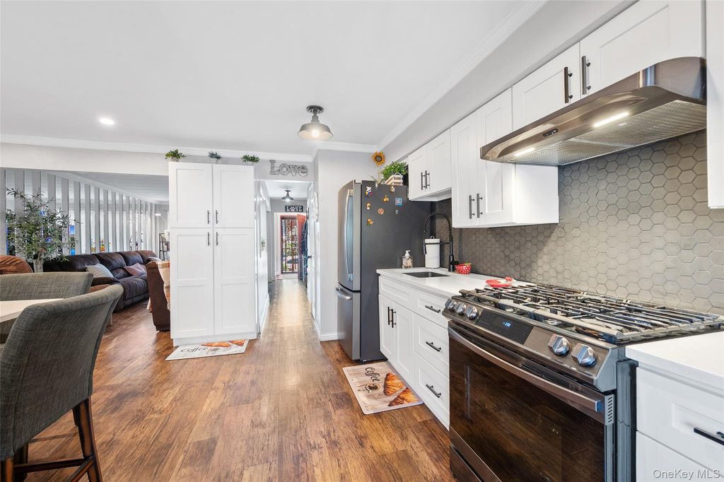 6991 Caldwell Avenue, Maspeth, NY 11378 — photo 2