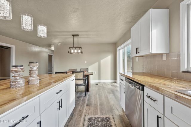 12368 Dry Valley Rd, Loudon, TN 37774