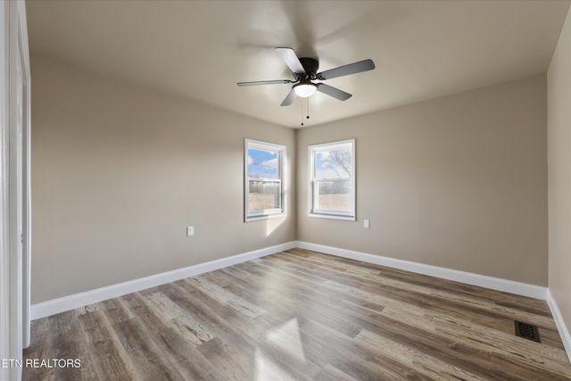 12368 Dry Valley Rd, Loudon, TN 37774