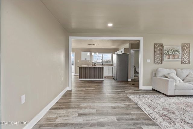 12368 Dry Valley Rd, Loudon, TN 37774