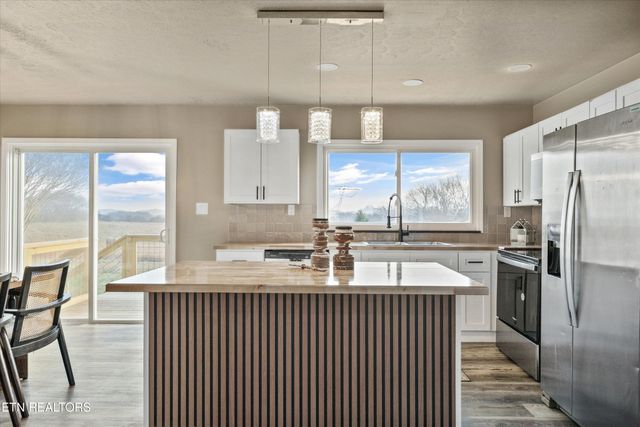 12368 Dry Valley Rd, Loudon, TN 37774