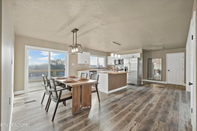 12368 Dry Valley Rd, Loudon, TN 37774