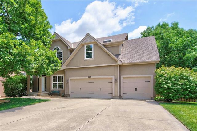 613 SW Derby Drive, Lee's Summit, MO 64081