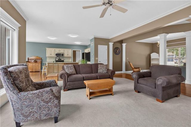 613 SW Derby Drive, Lee's Summit, MO 64081