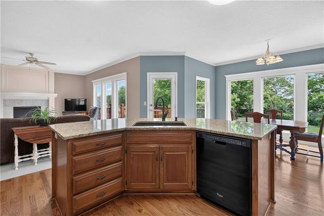 613 SW Derby Drive, Lee's Summit, MO 64081