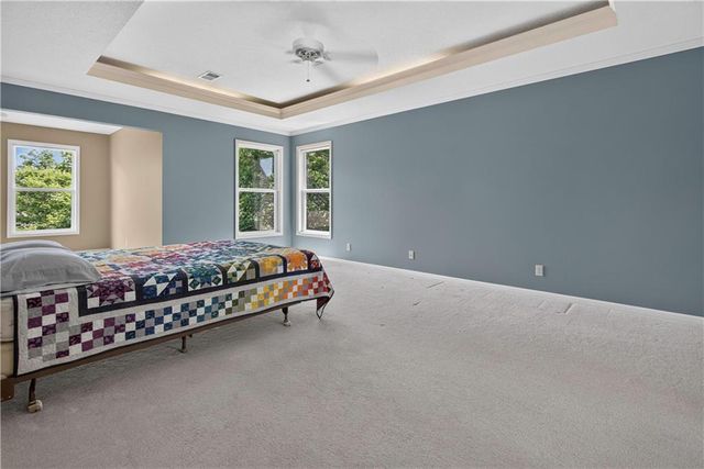 613 SW Derby Drive, Lee's Summit, MO 64081