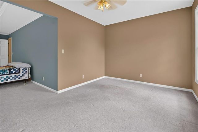 613 SW Derby Drive, Lee's Summit, MO 64081