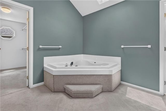 613 SW Derby Drive, Lee's Summit, MO 64081