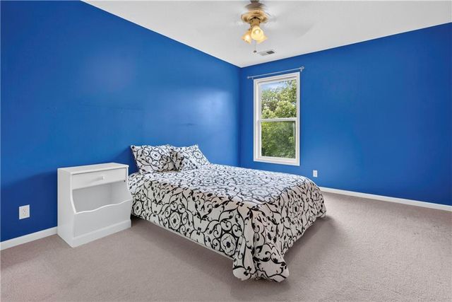 613 SW Derby Drive, Lee's Summit, MO 64081