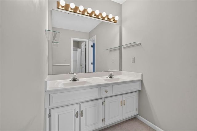 613 SW Derby Drive, Lee's Summit, MO 64081