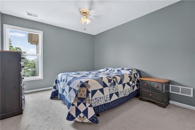 613 SW Derby Drive, Lee's Summit, MO 64081