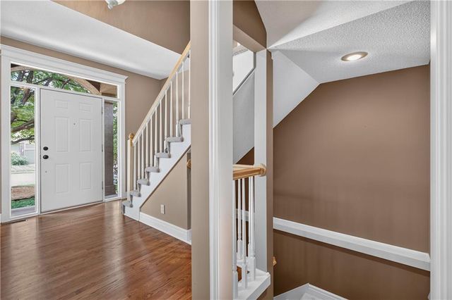 613 SW Derby Drive, Lee's Summit, MO 64081
