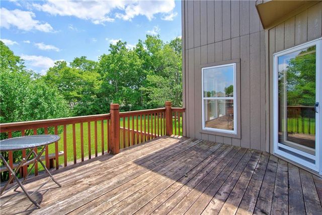 613 SW Derby Drive, Lee's Summit, MO 64081