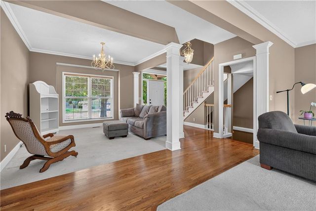 613 SW Derby Drive, Lee's Summit, MO 64081