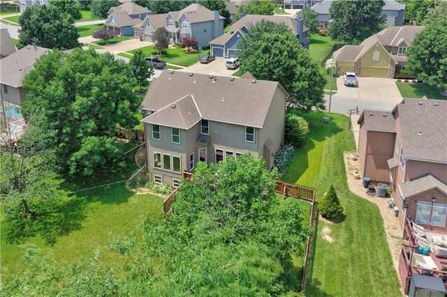 613 SW Derby Drive, Lee's Summit, MO 64081