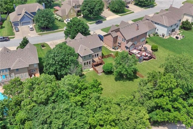 613 SW Derby Drive, Lee's Summit, MO 64081