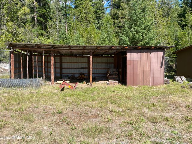 1094 Fortyniner LN, Bonners Ferry, ID 83805