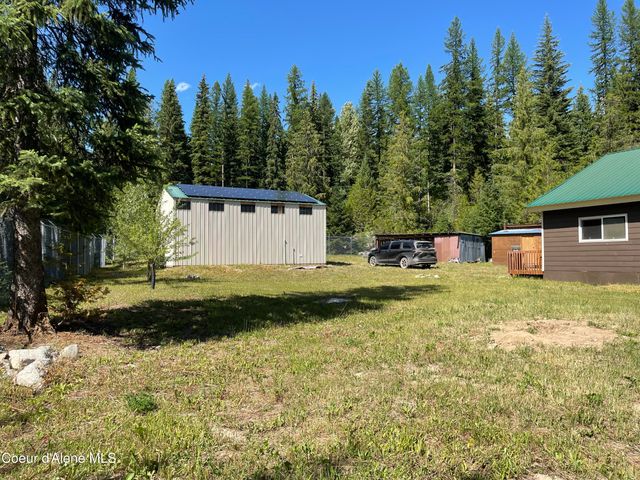 1094 Fortyniner LN, Bonners Ferry, ID 83805