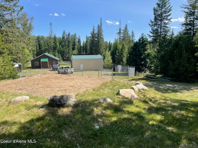 1094 Fortyniner LN, Bonners Ferry, ID 83805