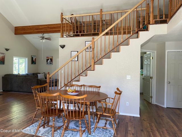 1094 Fortyniner LN, Bonners Ferry, ID 83805