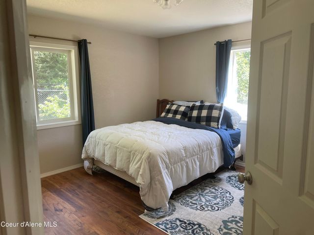 1094 Fortyniner LN, Bonners Ferry, ID 83805