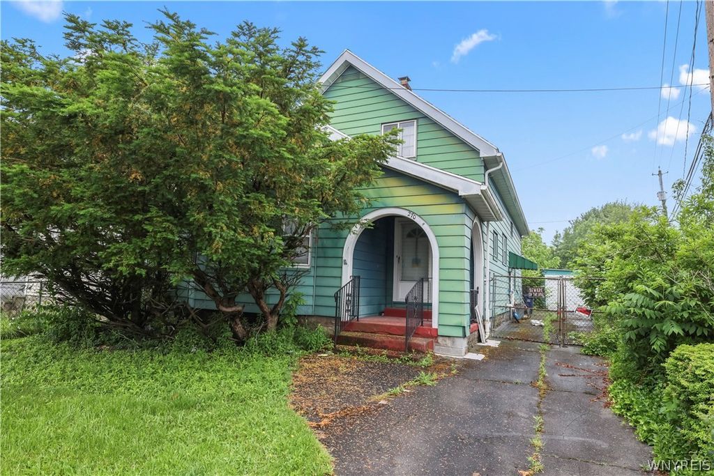 270 Comstock Avenue, Buffalo, NY 14215