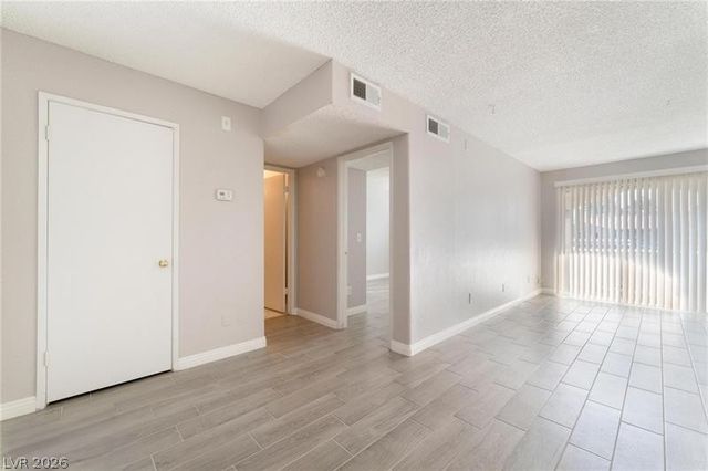 221 Mission Catalina Lane 102, Las Vegas, NV 89107