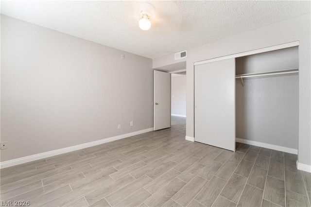 221 Mission Catalina Lane 102, Las Vegas, NV 89107