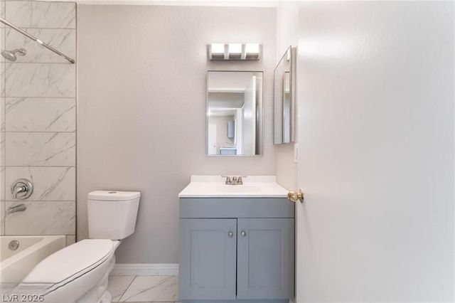 221 Mission Catalina Lane 102, Las Vegas, NV 89107