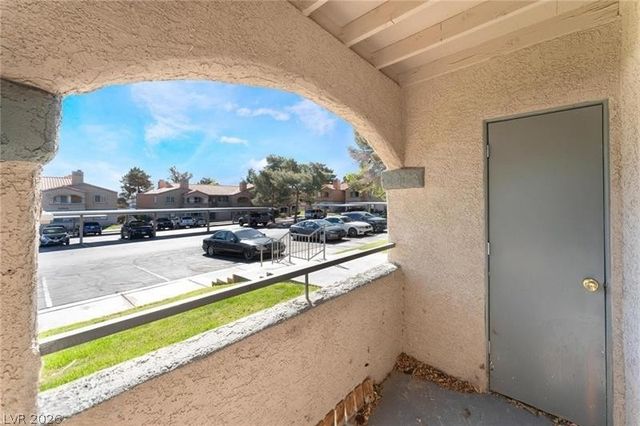 221 Mission Catalina Lane 102, Las Vegas, NV 89107