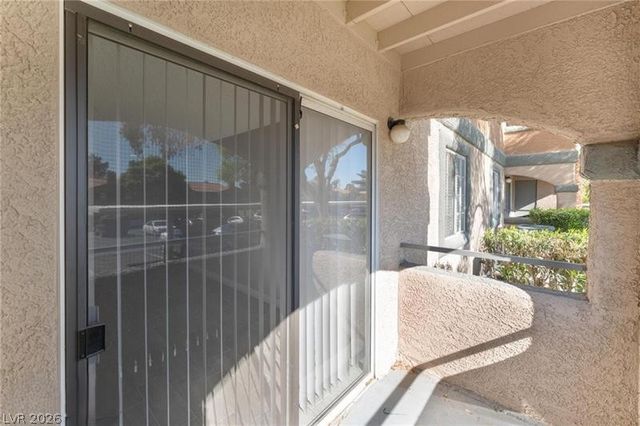 221 Mission Catalina Lane 102, Las Vegas, NV 89107