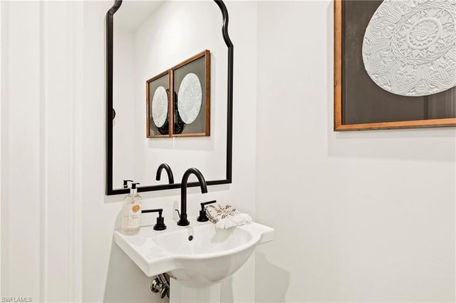 1115 Central AVE # 256, Naples, FL 34102