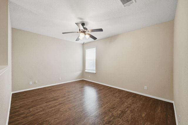 105 Paige BND, Hutto, TX 78634