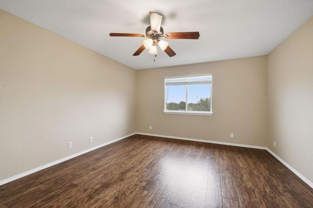 105 Paige BND, Hutto, TX 78634