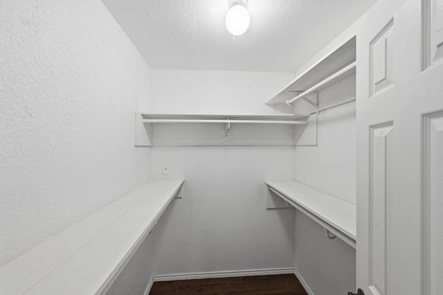 105 Paige BND, Hutto, TX 78634