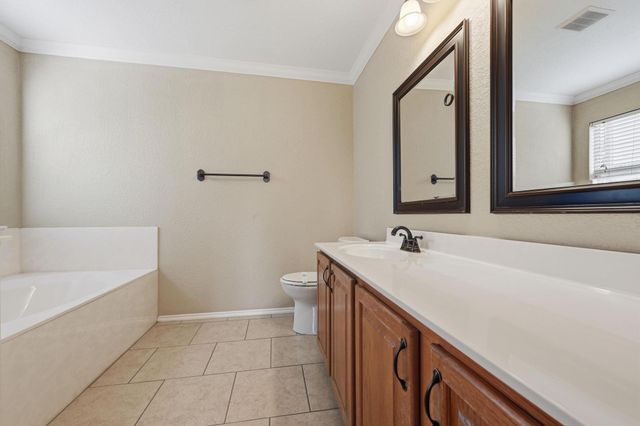 105 Paige BND, Hutto, TX 78634