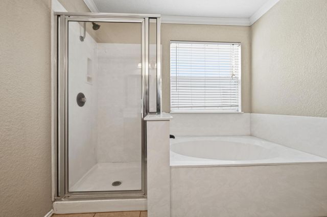 105 Paige BND, Hutto, TX 78634