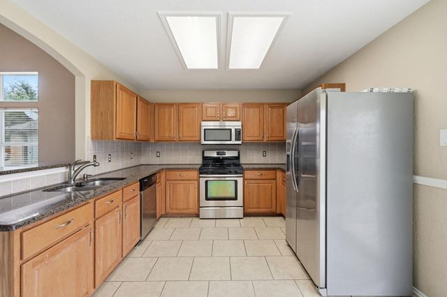 105 Paige BND, Hutto, TX 78634